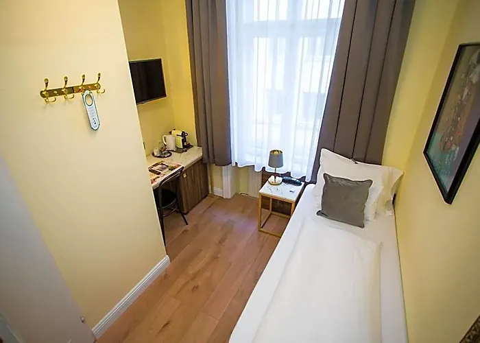 Hotel Stephansplatz I Self Check In I Ac In
